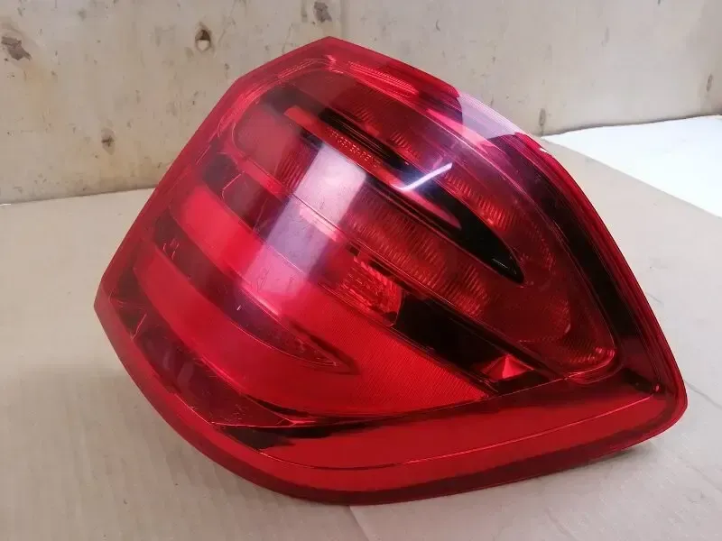 a1669067401   rear light